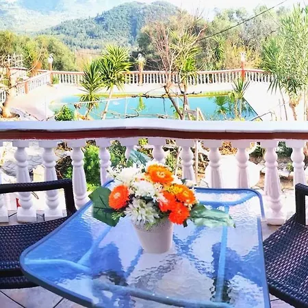 Pangalis Romantica * Kato Pavliana